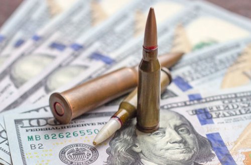 США запретили торговлю оружием с Россией