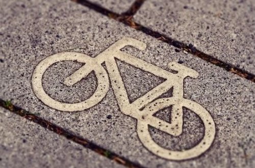 Во Франции автомобиль сбил 18 велосипедистов