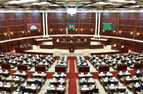 В Азербайджане стартовал второй этап вакцинации депутатов