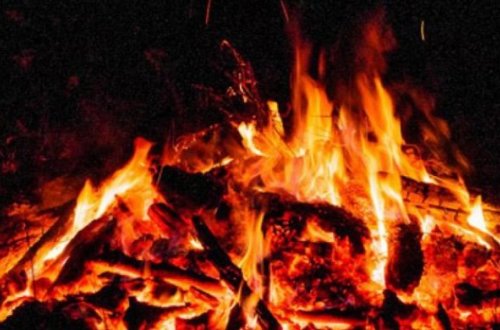 Bakıda bayram tonqalında yanan kişi xəstəxanada ölüb