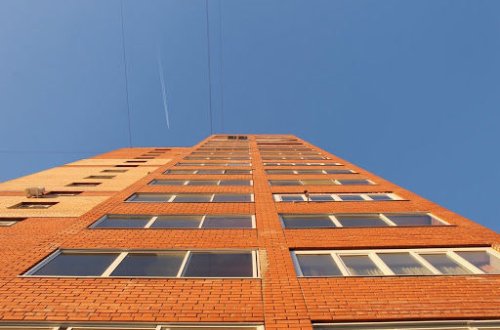 В России 6-летний ребенок выжил после падения с высоты 12 этажа - ВИДЕО