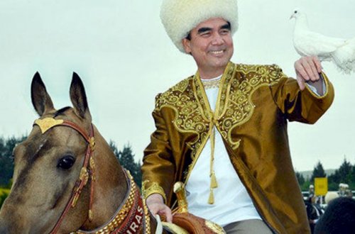 Türkmənistan prezidenti yeni mahnı yazdı - Video