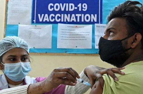 СМИ: Индия приостановила все поставки на экспорт вакцины от AstraZeneca