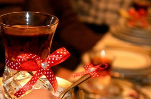 Azərbaycanda ŞOK: Gənc özündən 23 yaş böyük qadına ELÇİ DÜŞDÜ - FOTO