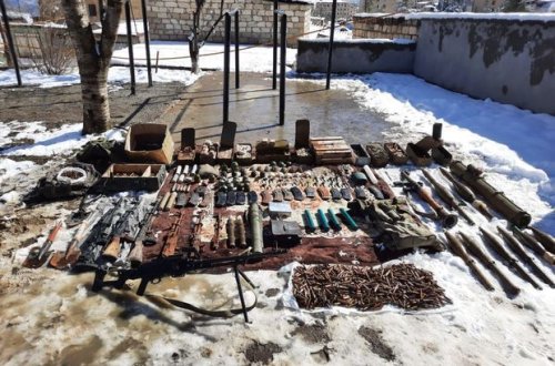 В Шуше обнаружено большое количество оставленных армянами боеприпасов