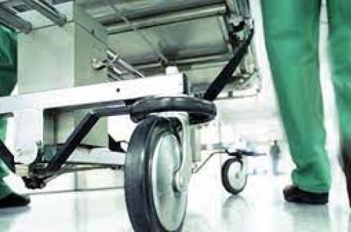 16 yaşlı yeniyetmə atdan yıxıldı, vəziyyəti ağırdır