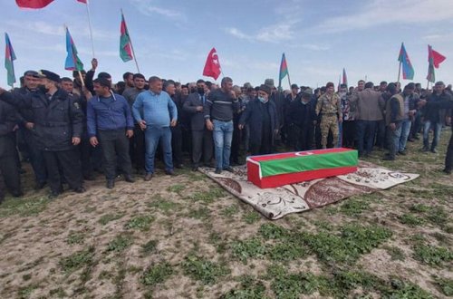 Azərbaycan Ordusunun giziri dəfn olunub - FOTO