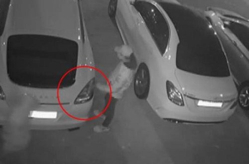 25 saniyədə 50 minlik avtomobilin faralarını oğurladılar - VİDEO