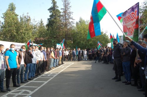 Oğlan övladı olanların diqqətinə! Bu  şəxslər orduya çağrılır