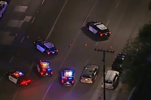 ABŞ-da ticarət mərkəzində atışma: Dörd nəfər öldürüldü - VİDEO