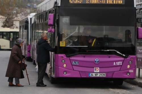 Avtobus sürücüsü qadını təcavüzdən xilas etmək istədi, özü hücuma məruz qaldı - ANBAAN VİDEO