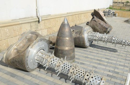 В Баку демонстрируются фрагменты ракет 