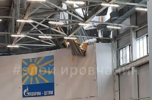 Rusiyada yarış zamanı idman kompleksinin tavanı uçub – VİDEO