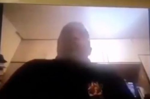 Жена чиновника прошла обнаженной перед камерой во время видеоконференции в Zoom - ВИДЕО