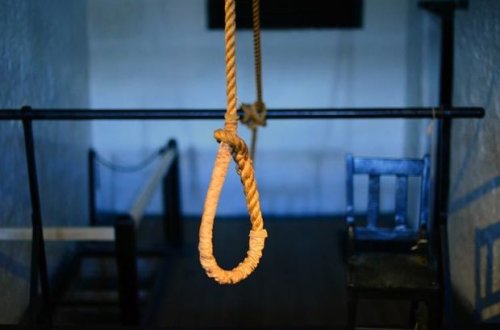 В Азербайджане подросток совершил суицид