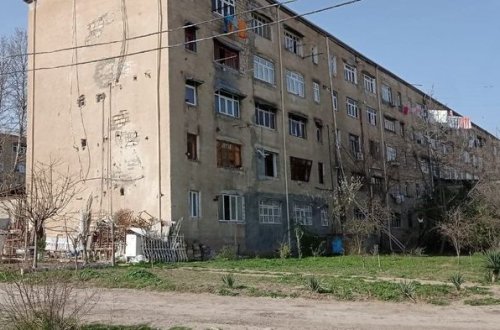 Gəncədə mənzildə partlayış: Xəsarət alan var - FOTO