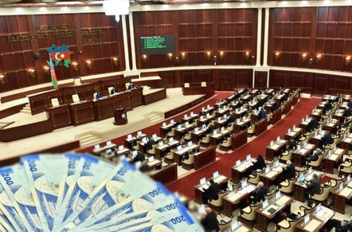 Deputat: “Ölkədən 1,1 milyard manat çıxaran yeddi bankın adı ictimailəşməlidir”