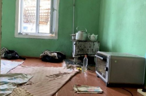 Məktəbli qız zorlandıqdan sonra bu evə gətirilirmiş – Neftçaladan reportaj