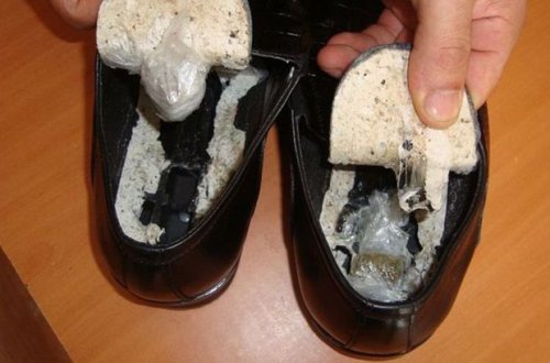 Həbsxanaya ayaqqabıda narkotik keçirmək istəyən qadın saxlanılıb - FOTO