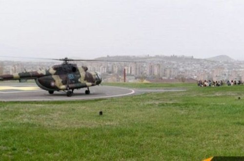 Etirazçı qadınları Ermənistan Müdafiə Nazirliyinin binasından helikopterlərlə uzaqlaşdırırlar - VİDEO
