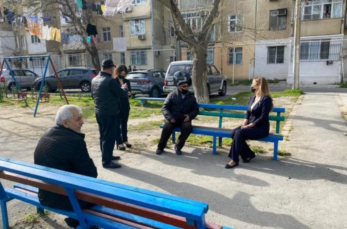 Millət vəkili Könül Nurullayeva səyyar görüş zamanı 15 saylı avtobus xəttinin fəaliyyəti ilə bağlı sakinlərin müraciətləri ilə maraqlanıb