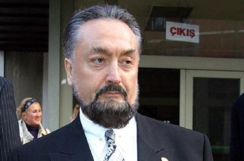 Adnan Oktar yeni imici ilə gündəmə gəldi - FOTO