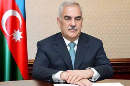 Vasif Talıbov nəvələrinə Bakıda kiçik toy etdi