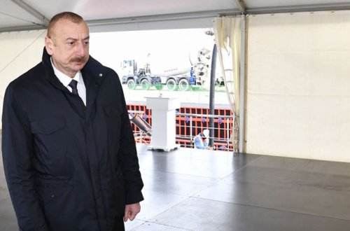 İlham Əliyev Bakıda Hərbi Qənimətlər Parkının açılışında