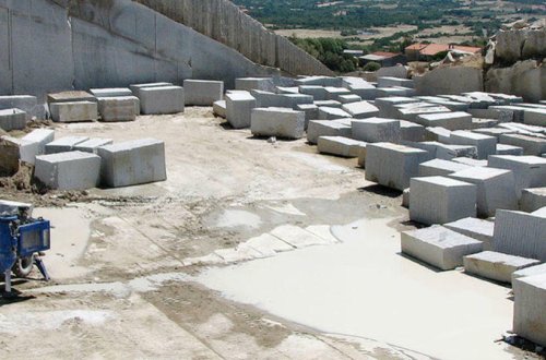 Qaradağda daş karxanasında faciə, usta öldü