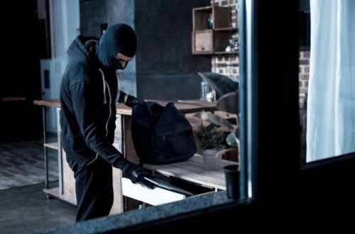 Bakı və Abşeronda evlərdən 11 min manatlıq oğurluq edilib