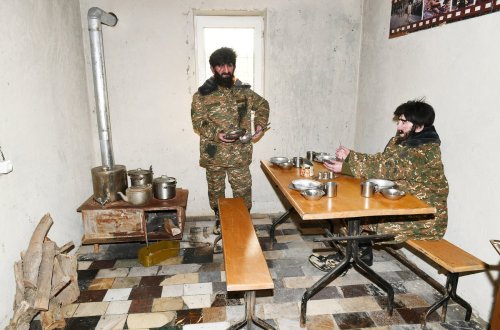 Erməni hərbçilərin maketlərini hazırlayan şəxsi siz də tanıyın - VİDEO