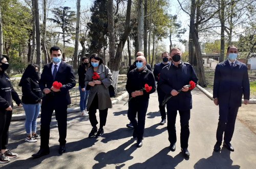 İtalya Parlamentinin rəsmiləri  Gəncədədir - FOTO