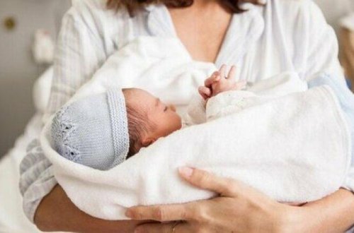 Bakıda yetkinlik yaşına çatmayan qız əkiz uşaq dünyaya gətirdi - ŞOK TƏFƏRRÜAT