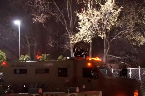 ABŞ-da polis nümayişçilərə atəş açdı - VİDEO