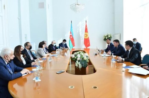 Sahibə Qafarova Qırğızıstan parlamentinin spikeri ilə görüşdü