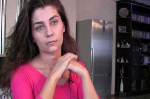 Cəmil Həsənlinin qızı intim videolarından DANIŞDI: “Heç nə eləmək istəmirlər”