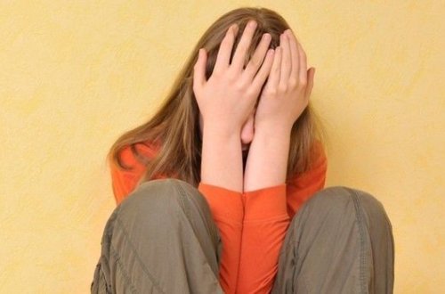 İspaniyada 12 yaşlı qızlarını pula satan valideynlər saxlanıldı