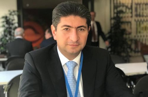 Nə sakinlər vecinədir, nə də qanunlar - Elşad Həsənov kimə arxayındır?