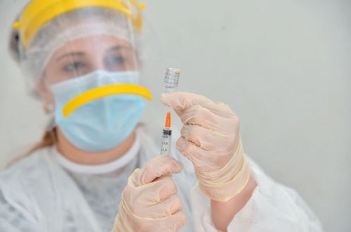 Həkim: “Koronavirus peyvəndinin gələcəkdəki fəsadları və qoruma müddəti məlum deyil” - VİDEO