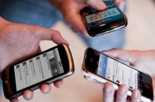 Kişilərə lüt şəkillərini göndərən gəlinin anası DANIŞDI - VİDEO