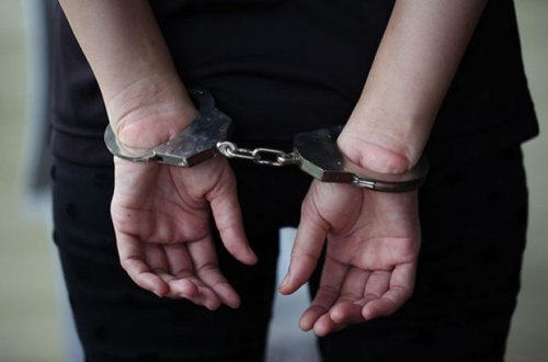 Tamahına güc gələ bilməyən xadimə 45 min manat oğurladı