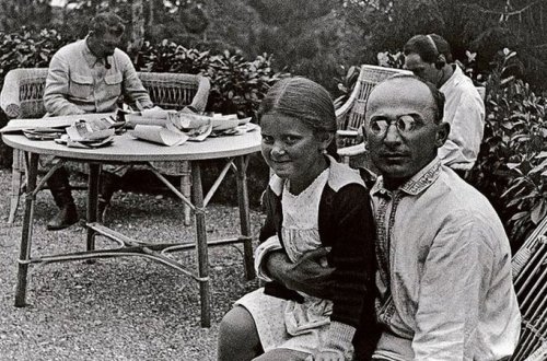 SSRİ rəhbərinin rusca danışmaqdan imtina edən qızı: Bakılı balası...