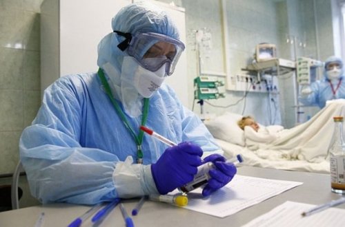 Tanınmış aparıcı koronavirusa qalib gəldi - FOTO