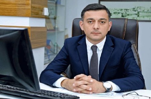 Milli Qəhrəmanın oğlu nazirlikdəki işindən ayrıldı