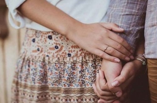 Şəhidin həyat yoldaşı pulu götürüb başqası ilə qaçdı - Video