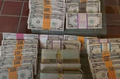 Evin döşəməsindən xəzinə çıxdı - FOTOlar