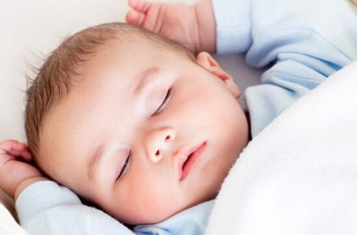 Azərbaycanda ŞOK: Verilişə çıxan qadın 9 aylıq körpəsini 30 minə satmaq istədi - FOTO