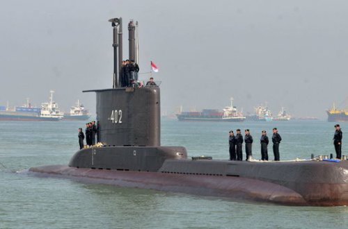 İndoneziyada ölən 53 dənizçinin son görüntüləri: “Əlvida” deyərək mahnı oxudular – VİDEO