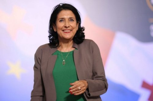 Gürcüstan Prezidenti müxalif lider Giorgi Ruruanı əfv edib