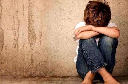 Azərbaycanda üç nəfər orta məktəbin zalında azyaşlıya dəfələrlə təcavüz etdi